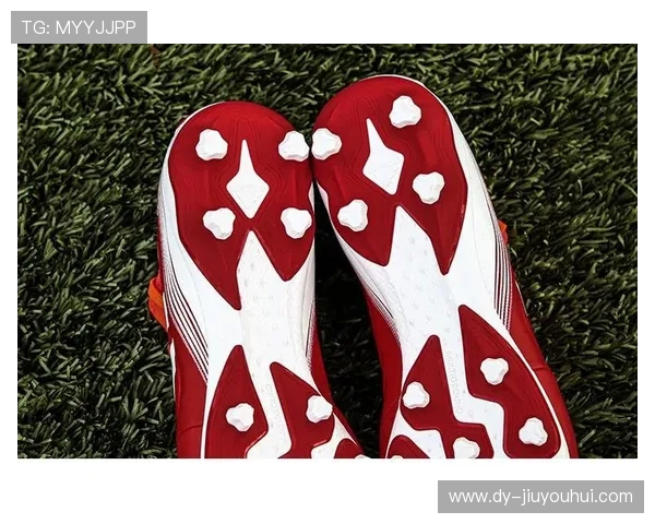 adidas人造草皮短钉足球鞋助力提升场地表现与运动舒适度 adidas人造草皮短钉足球鞋助力提升场地表现与运动舒适度